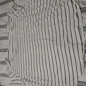 White and black stripped fitted tee